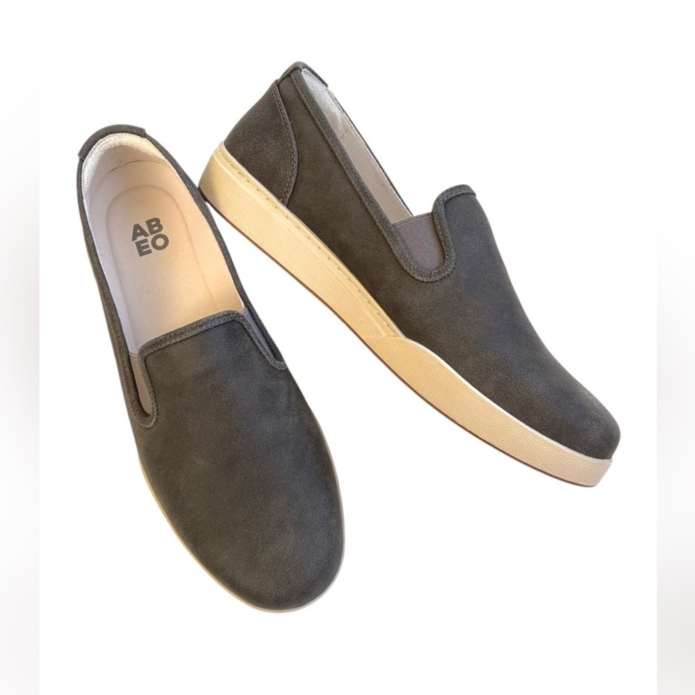Like New ABEO Leather Encore Slip-On Comfort Loafer / Sneakers Grey Size 8.5